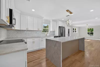 296 Westchester Avenue, West Babylon, NY 11704 - Photo 11