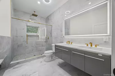 16 S Montgomery Avenue, Bay Shore, NY 11706 - Photo 23