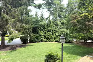 12 Robin Ln, Huntington, NY 11743 - Photo 7