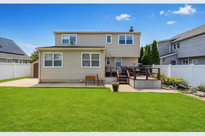 3 Laurie Drive, Farmingdale, NY 11735 - Photo 7