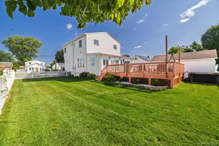 18 Dante Pl, Amityville, NY 11701 - Photo 27