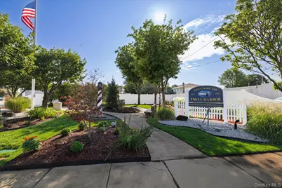 18 Dante Place, Amityville, NY 11701 - Photo 29