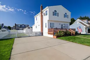18 Dante Pl, Amityville, NY 11701 - Photo 3