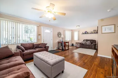 18 Dante Place, Amityville, NY 11701 - Photo 5