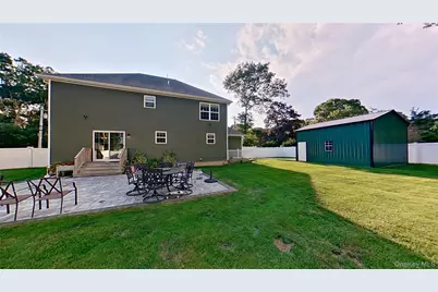 43 Linden Lane, Shirley, NY 11967 - Photo 5