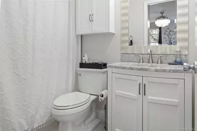 1009 Washington Green, New Windsor, NY 12553 - Photo 19