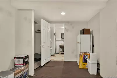 101 W 11th Street, Huntington Station, NY 11746 - Photo 11