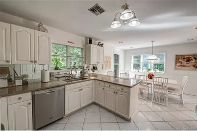 5 Princess Tree Court, Port Jefferson, NY 11777 - Photo 7