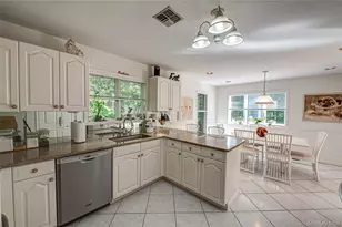 5 Princess Tree Ct, Port Jefferson, NY 11777 - Photo 7