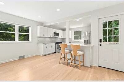 32 Red Oaks Mill Road, Poughkeepsie, NY 12603 - Photo 9