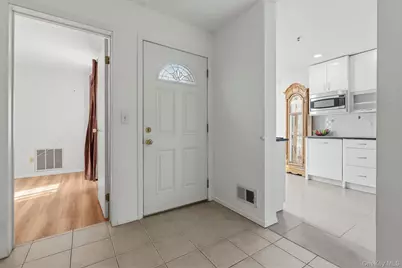 144 Stone Oaks Drive, Hartsdale, NY 10530 - Photo 7