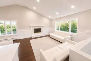 321 Sherbrooke Rd, Lindenhurst, NY 11757 - Photo 5