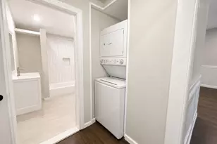 321 Sherbrooke Rd, Lindenhurst, NY 11757 - Photo 11