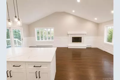321 Sherbrooke Road, Lindenhurst, NY 11757 - Photo 9