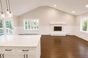 321 Sherbrooke Rd, Lindenhurst, NY 11757 - Photo 9