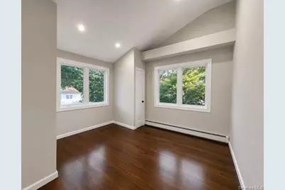 321 Sherbrooke Road, Lindenhurst, NY 11757 - Photo 13