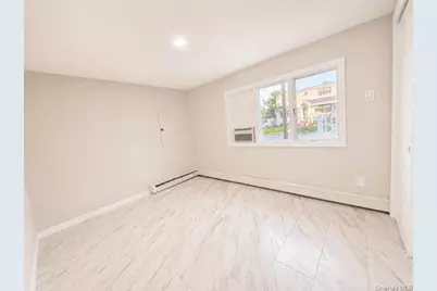 321 Sherbrooke Road, Lindenhurst, NY 11757 - Photo 19
