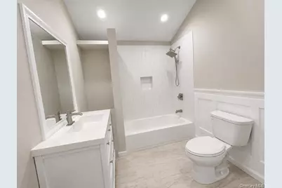 321 Sherbrooke Road, Lindenhurst, NY 11757 - Photo 21