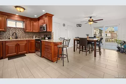 19 W 13th Road, Far Rockaway, NY 11693 - Photo 5