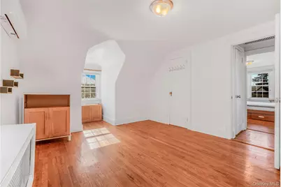 15 Broadway, Great Neck, NY 11021 - Photo 17