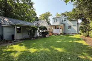 31 Jacobson Ave, Huntington, NY 11743 - Photo 23