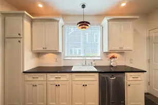31 Jacobson Ave, Huntington, NY 11743 - Photo 9