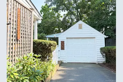 31 Jacobson Avenue, Huntington, NY 11743 - Photo 25