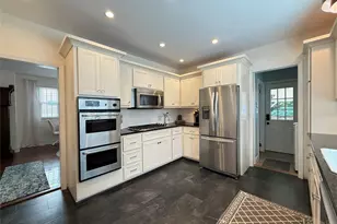 31 Jacobson Ave, Huntington, NY 11743 - Photo 7