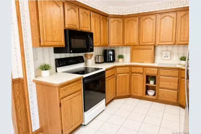 5 Forest Lane, Coram, NY 11727 - Photo 3