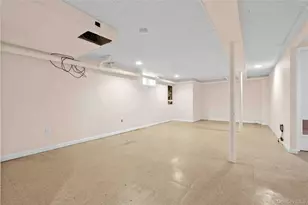 35 Mayfair Ave, West Hempstead, NY 11552 - Photo 15