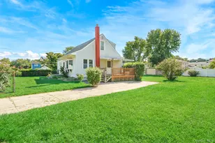 214 Root Ave, Central Islip, NY 11722 - Photo 3