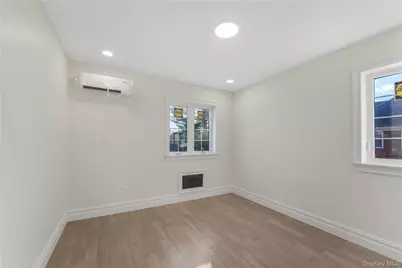 146-18 Laburnum Avenue, Flushing, NY 11355 - Photo 23
