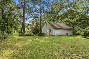 1091 Westminster Ave, Dix Hills, NY 11746 - Photo 35