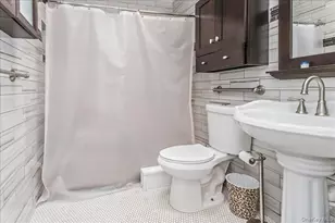 1091 Westminster Ave, Dix Hills, NY 11746 - Photo 21