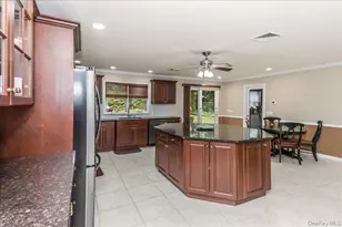 1091 Westminster Ave, Dix Hills, NY 11746 - Photo 9
