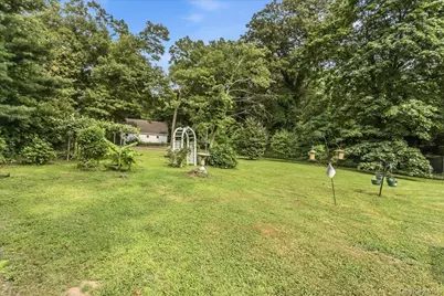 1091 Westminster Avenue, Dix Hills, NY 11746 - Photo 37