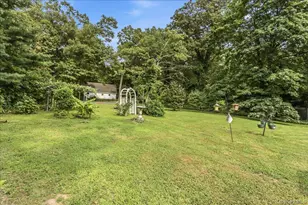 1091 Westminster Ave, Dix Hills, NY 11746 - Photo 37