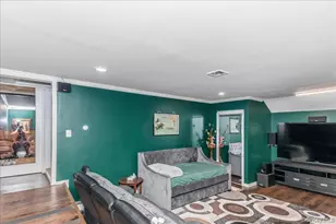 1091 Westminster Ave, Dix Hills, NY 11746 - Photo 17