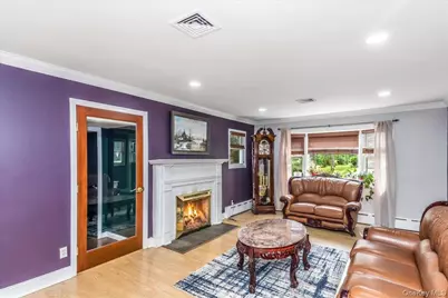 1091 Westminster Avenue, Dix Hills, NY 11746 - Photo 5