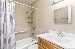 1091 Westminster Ave, Dix Hills, NY 11746 - Photo 27