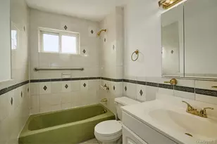 268 Throggs Neck Blvd, Bronx, NY 10465 - Photo 31