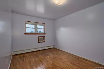 268 Throggs Neck Boulevard, Bronx, NY 10465 - Photo 35