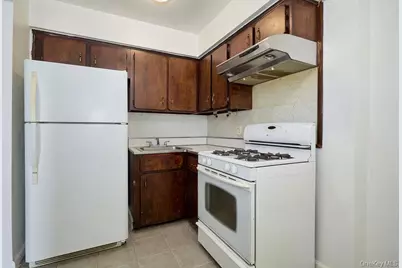 268 Throggs Neck Boulevard, Bronx, NY 10465 - Photo 11