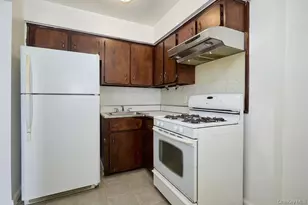 268 Throggs Neck Blvd, Bronx, NY 10465 - Photo 11