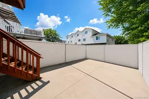 493 Medina St, New York, NY 10306 - Photo 9