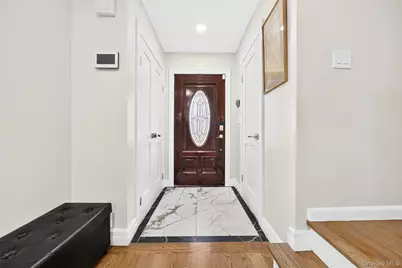 2 Foxhurst Court, Manhasset Hills, NY 11040 - Photo 21