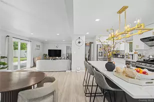 16 Hunt Pl, Bethpage, NY 11714 - Photo 13