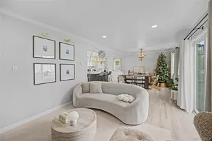 16 Hunt Pl, Bethpage, NY 11714 - Photo 9
