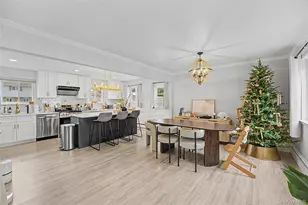 16 Hunt Pl, Bethpage, NY 11714 - Photo 5
