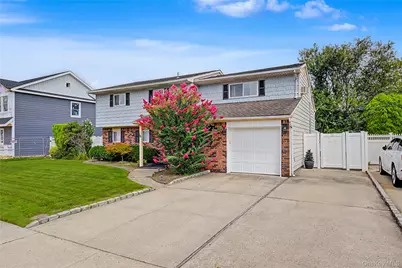 16 Hunt Place, Bethpage, NY 11714 - Photo 1